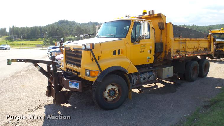 image for item DA1130 2000 Sterling L9500 dump truck