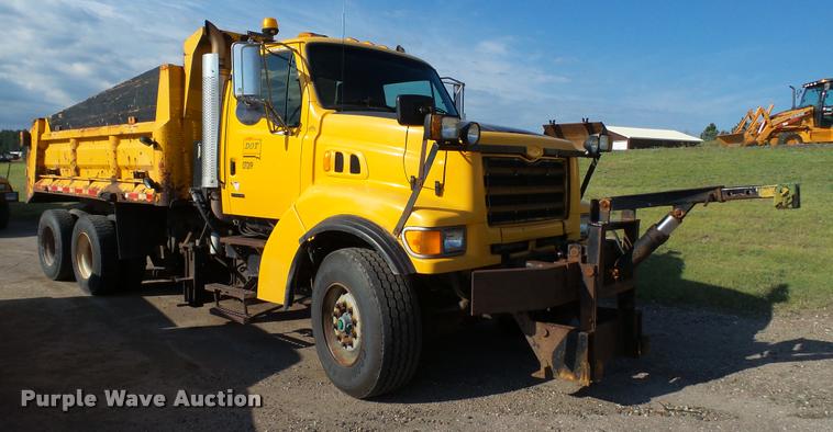 image for item DA1130 2000 Sterling L9500 dump truck