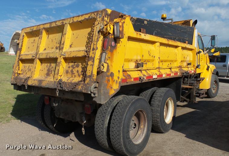 image for item DA1130 2000 Sterling L9500 dump truck