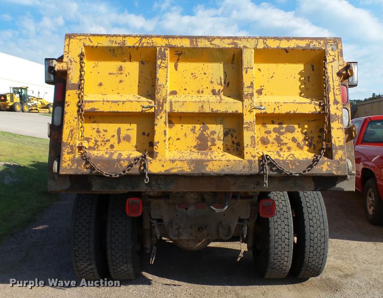 image for item DA1130 2000 Sterling L9500 dump truck