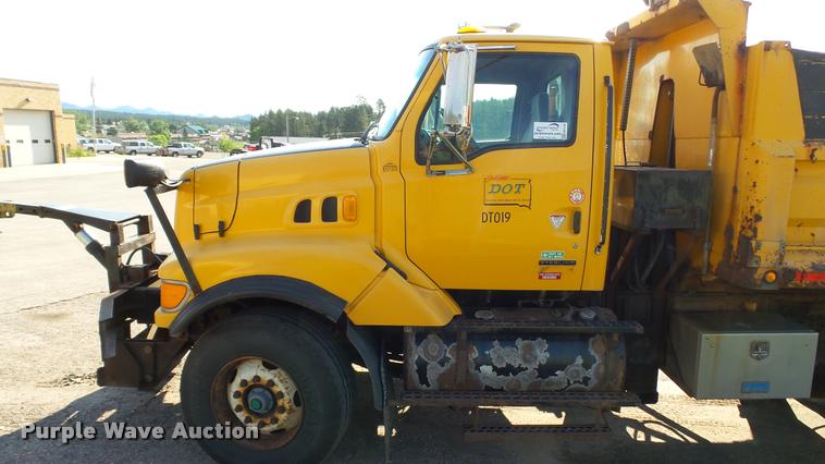 image for item DA1130 2000 Sterling L9500 dump truck
