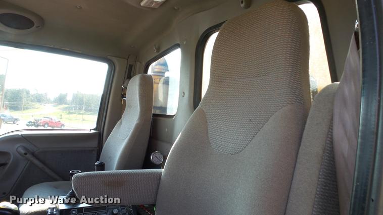 image for item DA1130 2000 Sterling L9500 dump truck