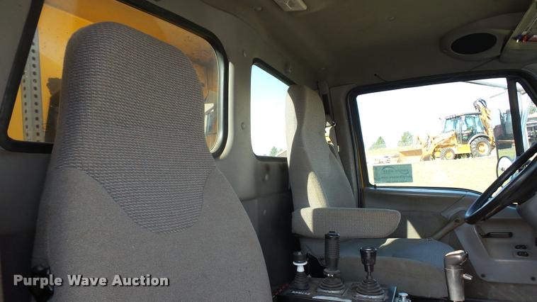 image for item DA1130 2000 Sterling L9500 dump truck