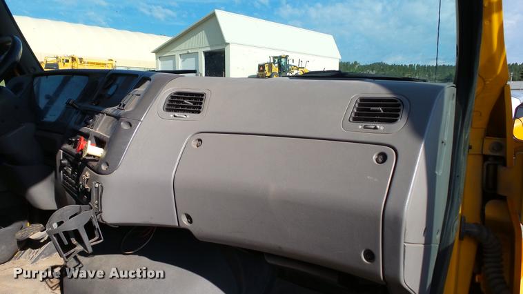 image for item DA1130 2000 Sterling L9500 dump truck