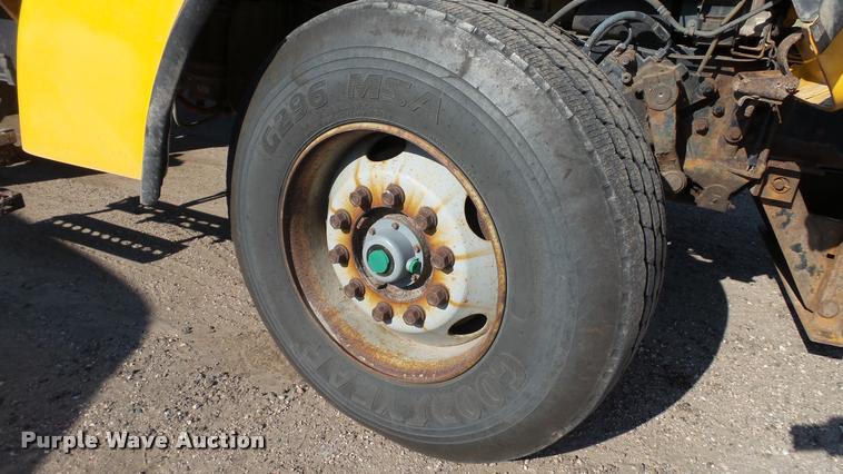 image for item DA1130 2000 Sterling L9500 dump truck