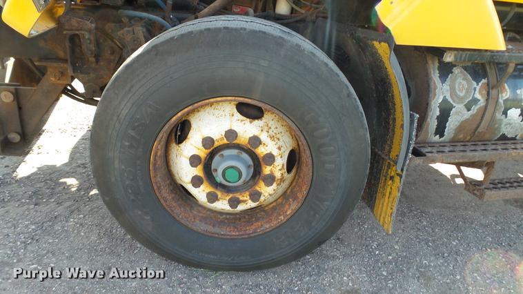 image for item DA1130 2000 Sterling L9500 dump truck