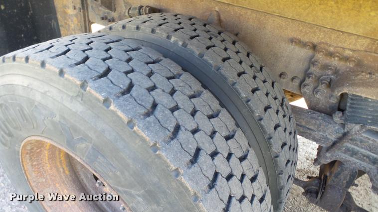 image for item DA1130 2000 Sterling L9500 dump truck