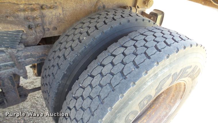 image for item DA1130 2000 Sterling L9500 dump truck