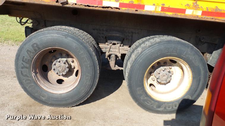 image for item DA1130 2000 Sterling L9500 dump truck