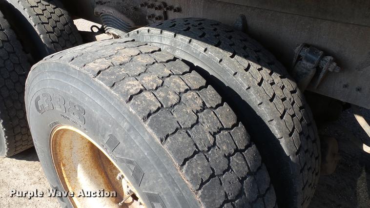 image for item DA1130 2000 Sterling L9500 dump truck