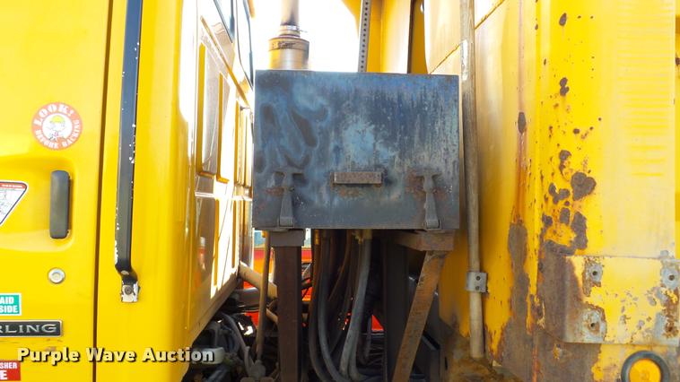 image for item DA1130 2000 Sterling L9500 dump truck