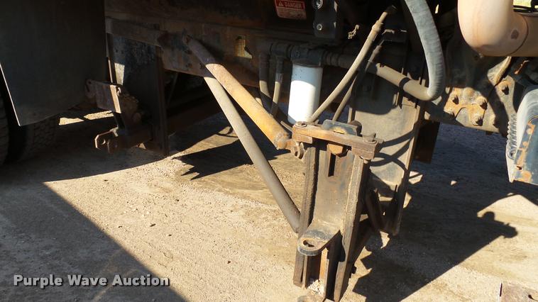 image for item DA1130 2000 Sterling L9500 dump truck