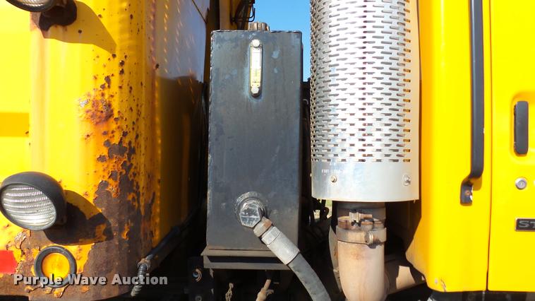 image for item DA1130 2000 Sterling L9500 dump truck