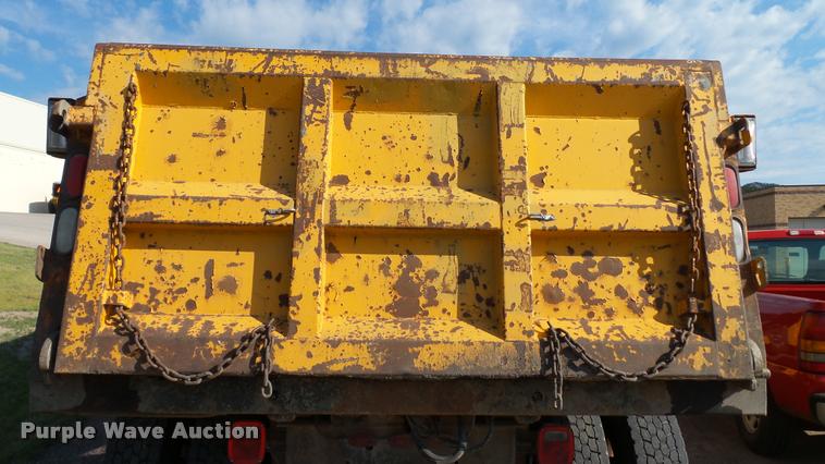 image for item DA1130 2000 Sterling L9500 dump truck