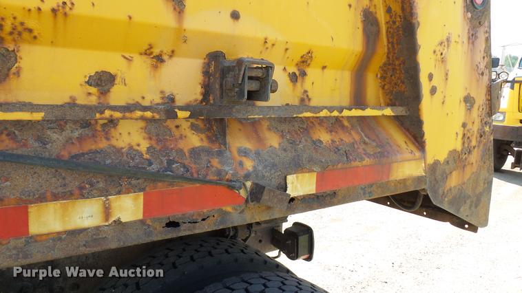 image for item DA1130 2000 Sterling L9500 dump truck