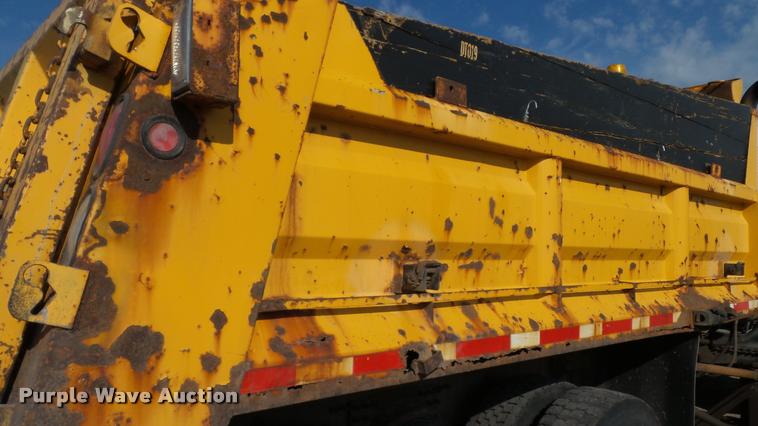 image for item DA1130 2000 Sterling L9500 dump truck