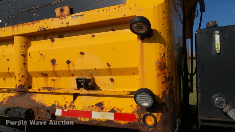 image for item DA1130 2000 Sterling L9500 dump truck