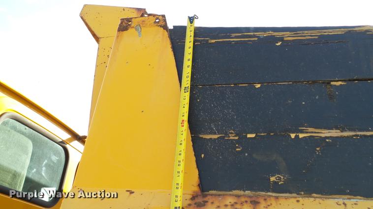 image for item DA1130 2000 Sterling L9500 dump truck