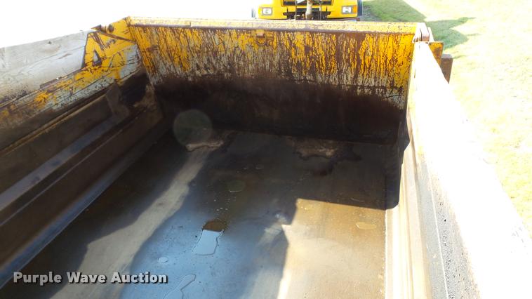 image for item DA1130 2000 Sterling L9500 dump truck