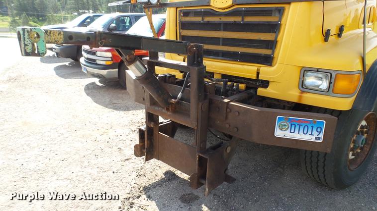 image for item DA1130 2000 Sterling L9500 dump truck