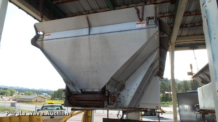 image for item DA1130 2000 Sterling L9500 dump truck