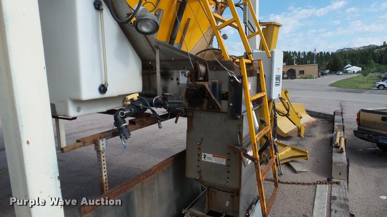 image for item DA1130 2000 Sterling L9500 dump truck