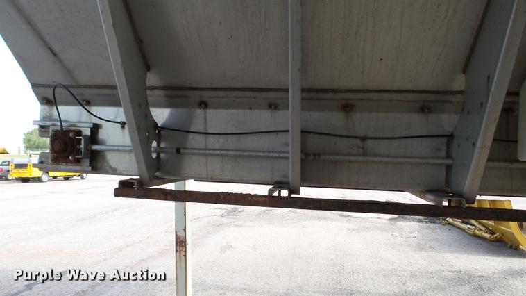 image for item DA1130 2000 Sterling L9500 dump truck