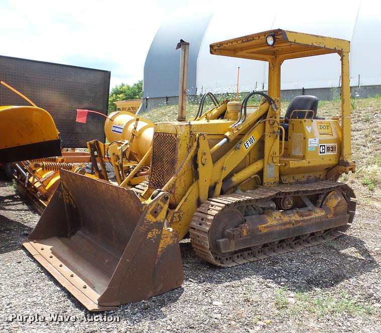 1974 Caterpillar 931 loader in Sturgis, SD Item DA1132 sold Purple Wave