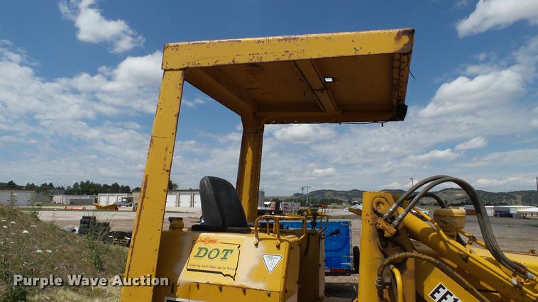 image for item DA1132 1974 Caterpillar 931 loader