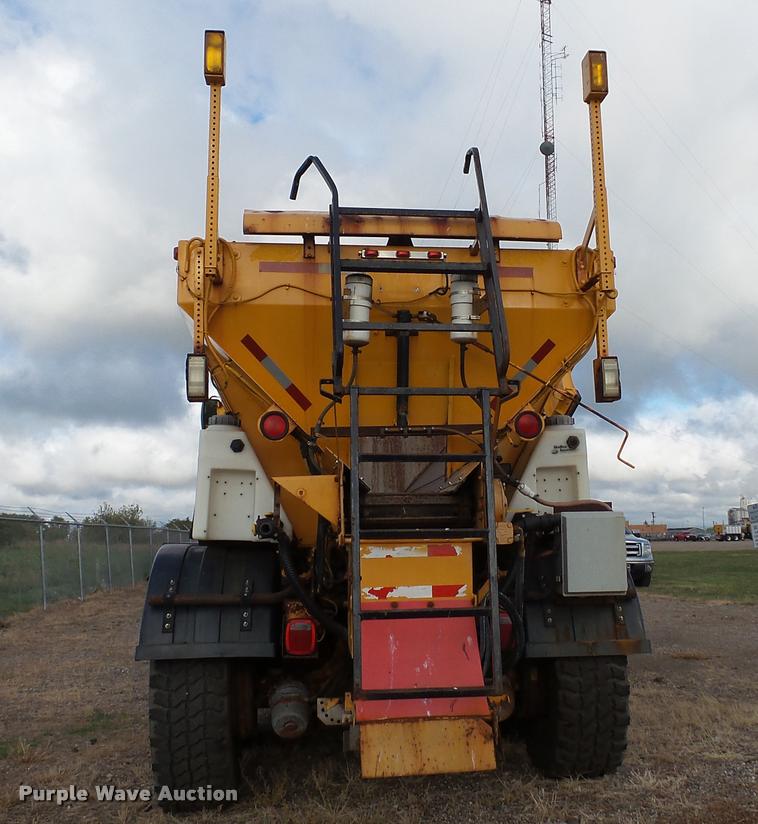 image for item DA1139 1998 Oshkosh P2346 plow/spreader truck