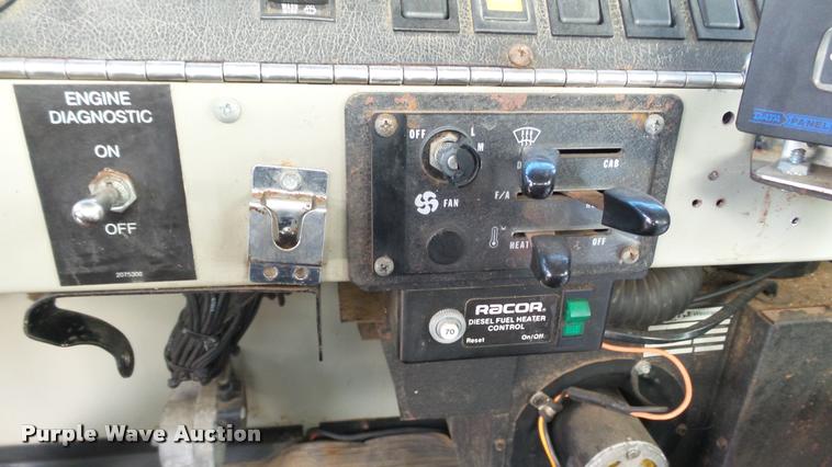 image for item DA1139 1998 Oshkosh P2346 plow/spreader truck