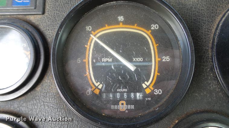 image for item DA1139 1998 Oshkosh P2346 plow/spreader truck