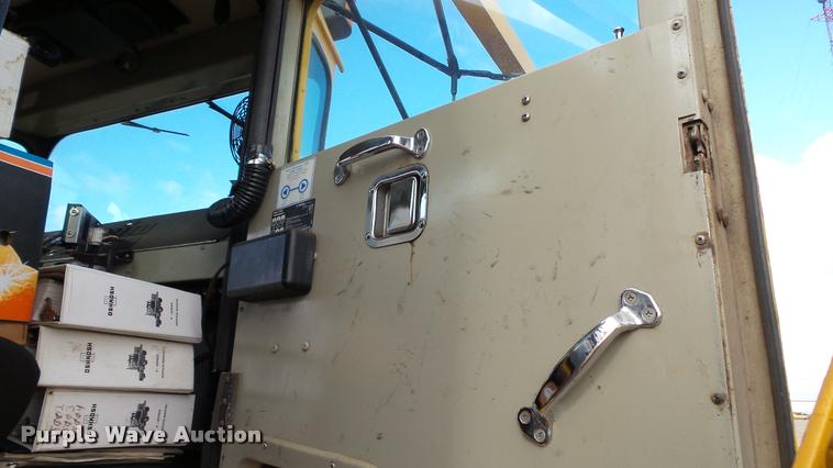 image for item DA1139 1998 Oshkosh P2346 plow/spreader truck