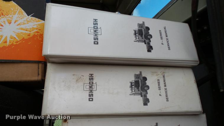 image for item DA1139 1998 Oshkosh P2346 plow/spreader truck