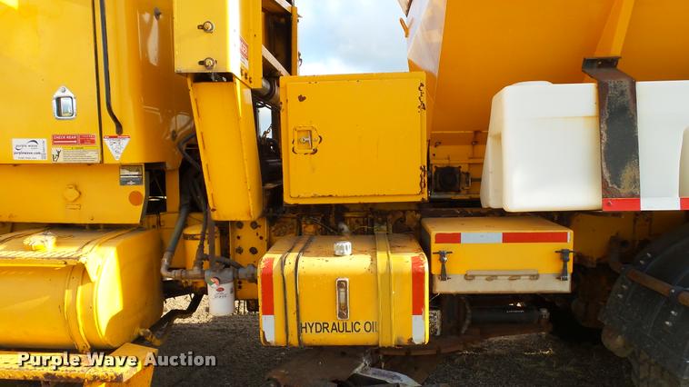 image for item DA1139 1998 Oshkosh P2346 plow/spreader truck