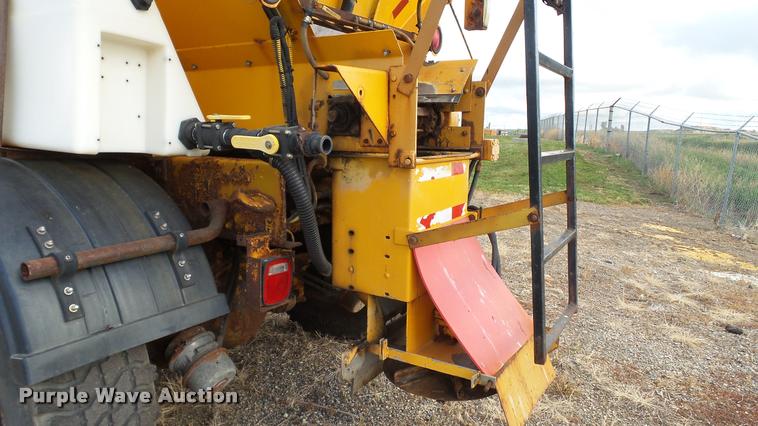 image for item DA1139 1998 Oshkosh P2346 plow/spreader truck