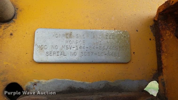 image for item DA1139 1998 Oshkosh P2346 plow/spreader truck