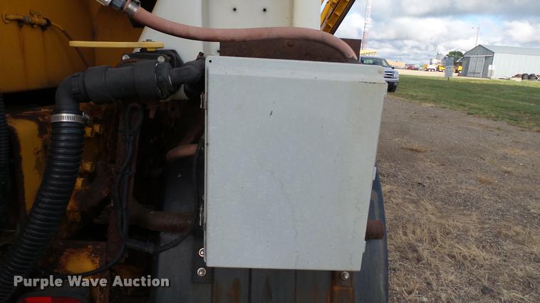 image for item DA1139 1998 Oshkosh P2346 plow/spreader truck