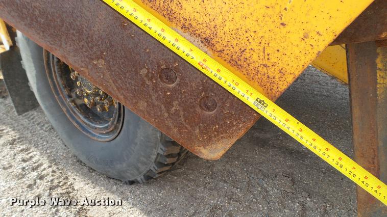 image for item DA1139 1998 Oshkosh P2346 plow/spreader truck