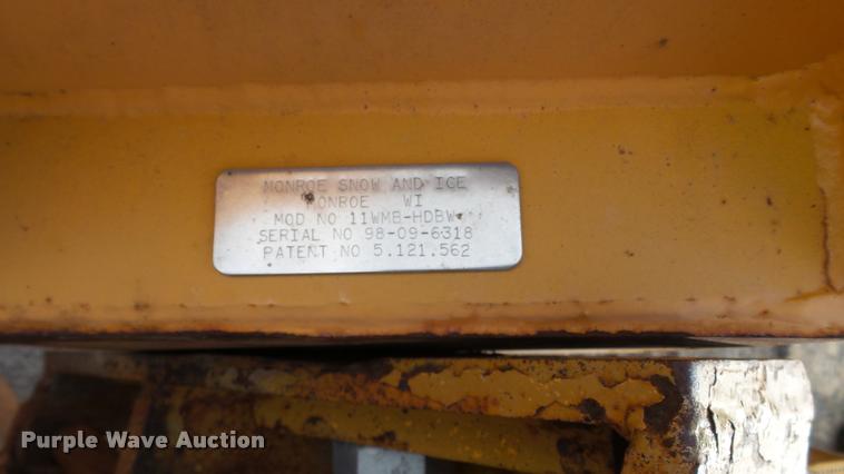 image for item DA1139 1998 Oshkosh P2346 plow/spreader truck