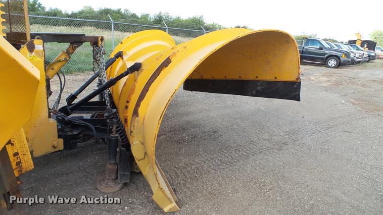 image for item DA1139 1998 Oshkosh P2346 plow/spreader truck