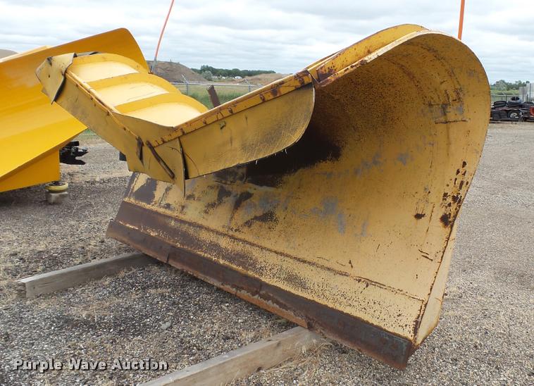 image for item DA1139 1998 Oshkosh P2346 plow/spreader truck