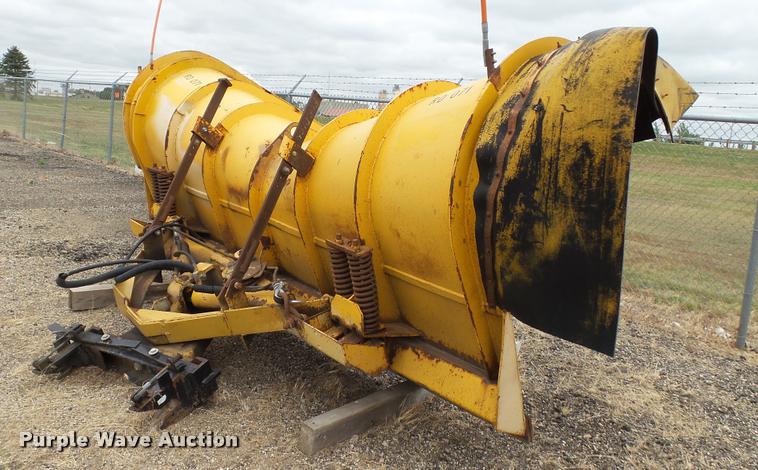 image for item DA1139 1998 Oshkosh P2346 plow/spreader truck