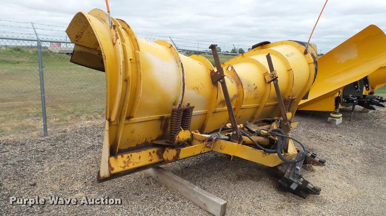 image for item DA1139 1998 Oshkosh P2346 plow/spreader truck