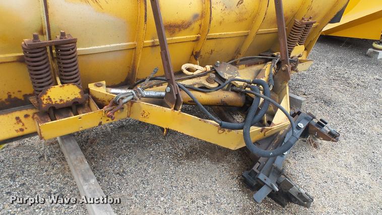 image for item DA1139 1998 Oshkosh P2346 plow/spreader truck