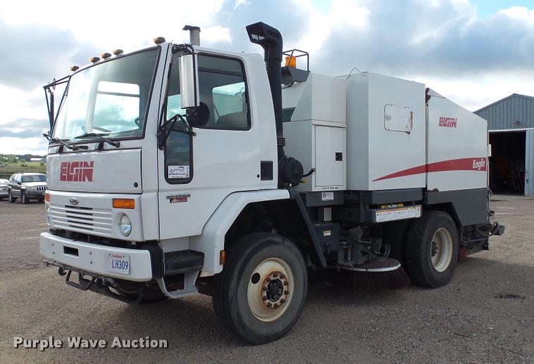 image for item DA1140 2006 Elgin Eagle Series F street sweeper