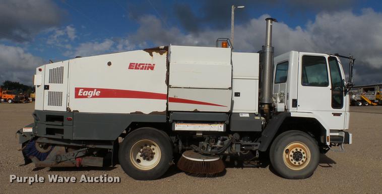 image for item DA1140 2006 Elgin Eagle Series F street sweeper