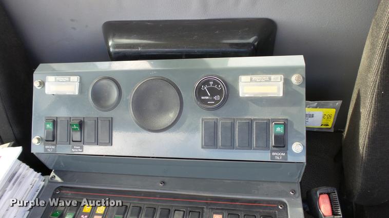 image for item DA1140 2006 Elgin Eagle Series F street sweeper