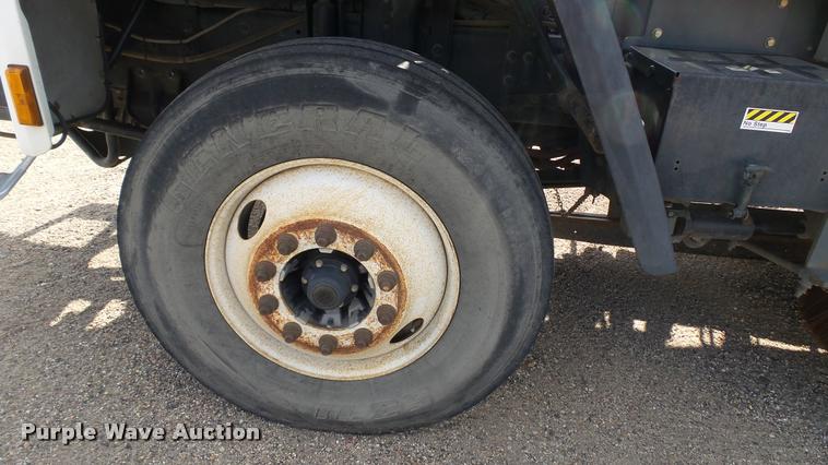 image for item DA1140 2006 Elgin Eagle Series F street sweeper