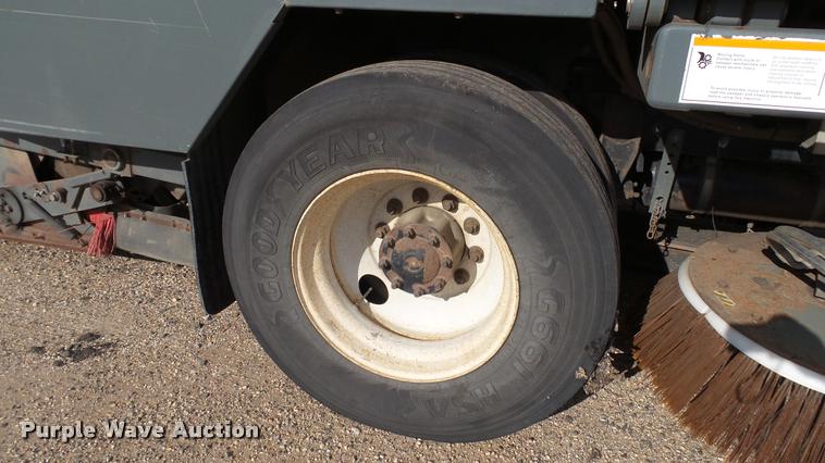 image for item DA1140 2006 Elgin Eagle Series F street sweeper